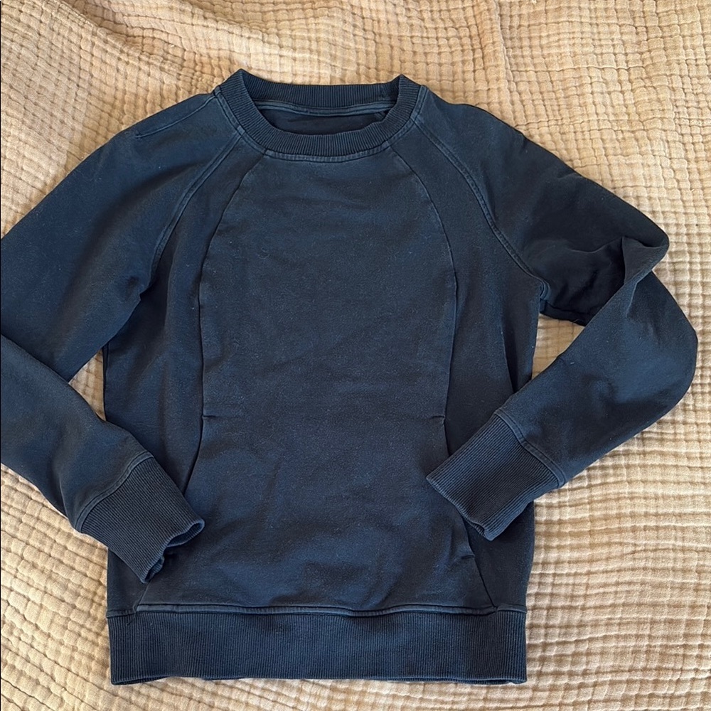 Women’s lululemon scuba crew